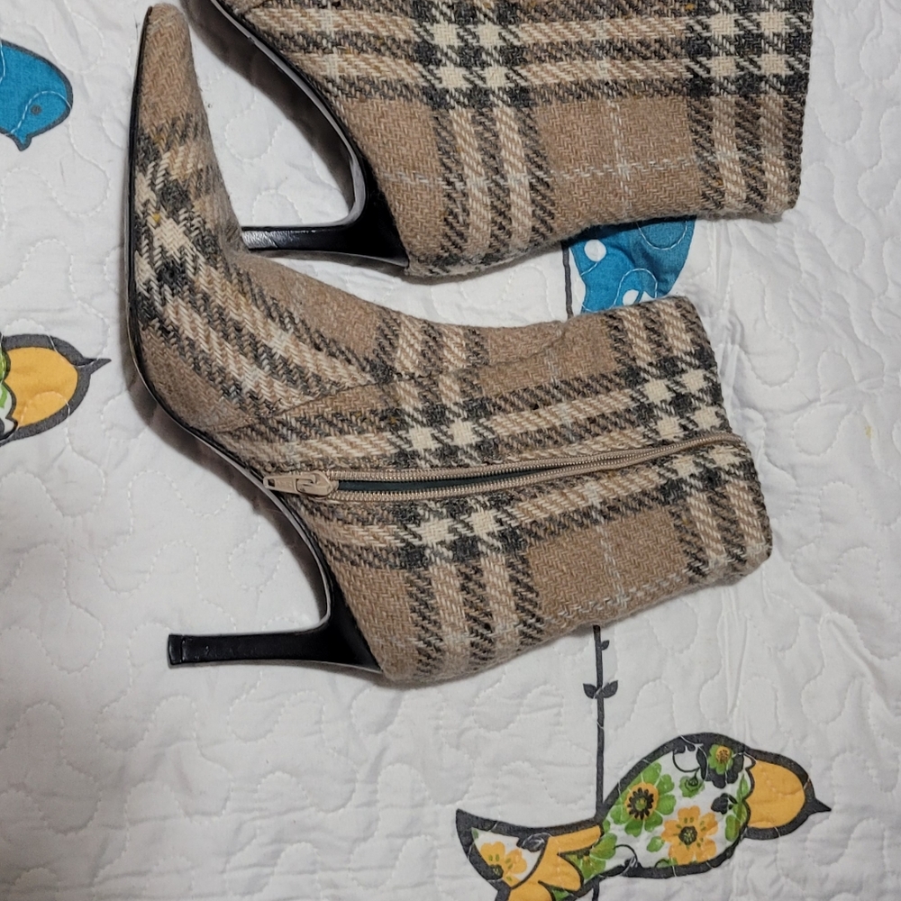 Burberry High Heel Mid Calf Boots Size 38.5/7.5